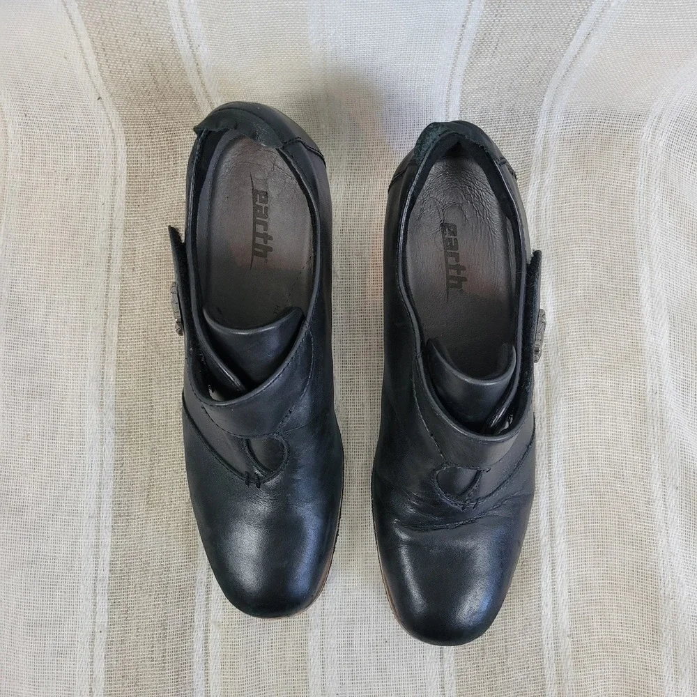 Earth Zanza Wedge Ankle Booties Black Leather Size 8B